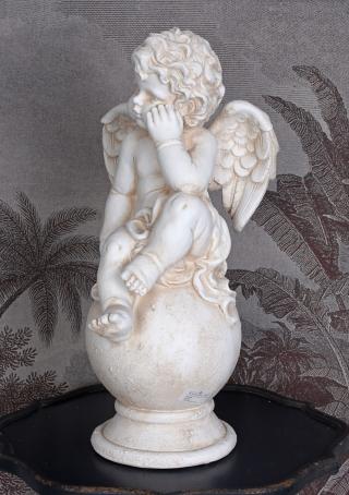 anioł na kuli figura w stylu barokowym 70 cm