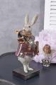 biały królik z trąbką figura fantasy alicja w krainie czarów