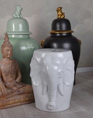 ceramiczny stołek kolumna reliefowy motyw słonia styl orientalny 44 cm