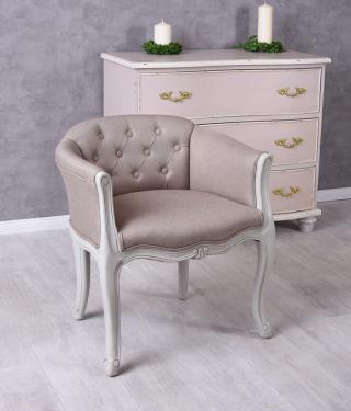 elegancki fotel w stylu vintage