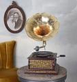 retro gramofon z tubą styl vintage