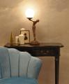 lampa z figurą kobiety w stylu art deco 48 cm