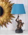 lampa z figurą małpy w stylu egzotycznym