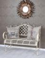 duża ławka ogrodowa w stylu shabby chic
