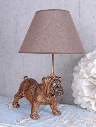 wysoka lampa ze stojącym mopsem styl kolonialny