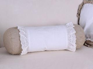 poduszka wałek biało-beżowa shabby chic