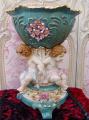 porcelanowa patera z barokowymi amorami