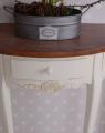 półokrągła konsolka w stylu shabby chic