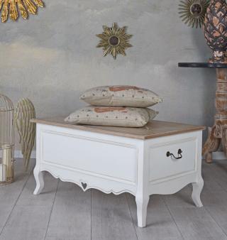 skrzynia na pościel z motywem serduszka shabby chic