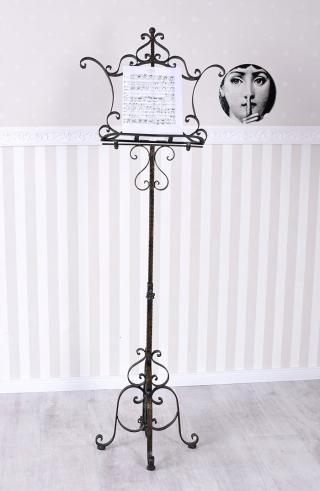 wyjątkowy retro pulpit na nuty