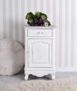 Romantyczna Szafka Nocna w Stylu Shabby Chic