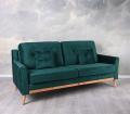 trzyosobowa szmaragdowa sofa