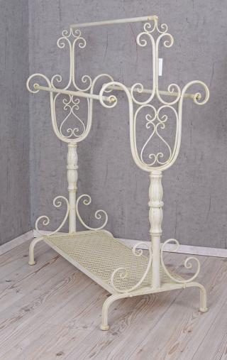 suszarka na ręczniki w stylu shabby chic